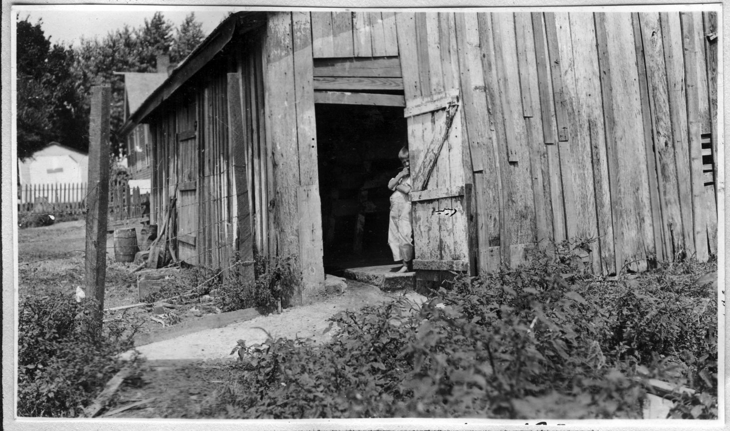 027~T. W. Belote Old Barn Aug 1920.jpg